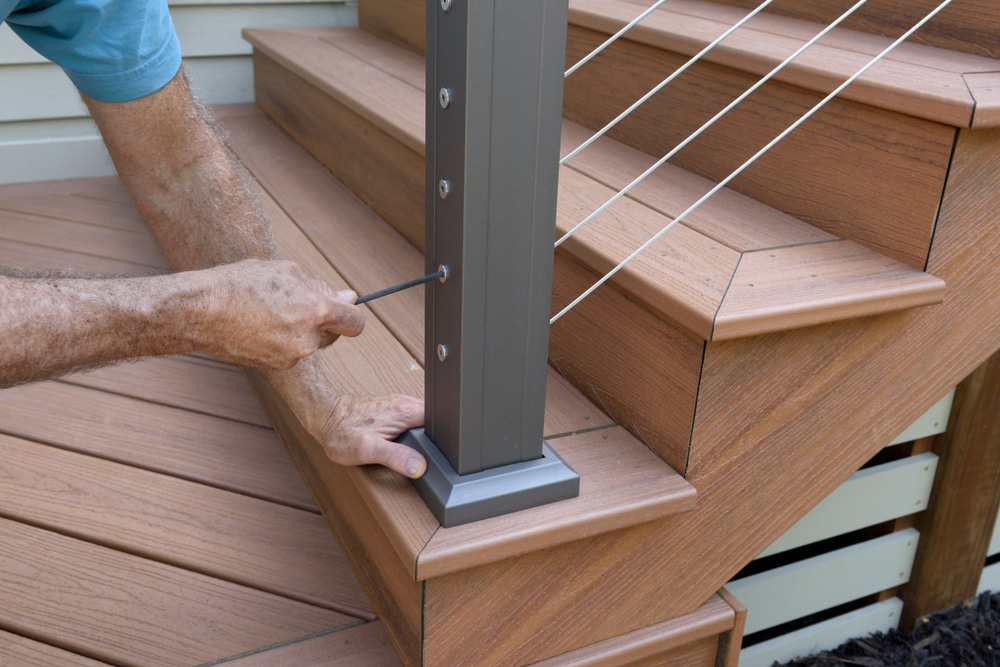 How a Professional Installs a Deck Railing  1